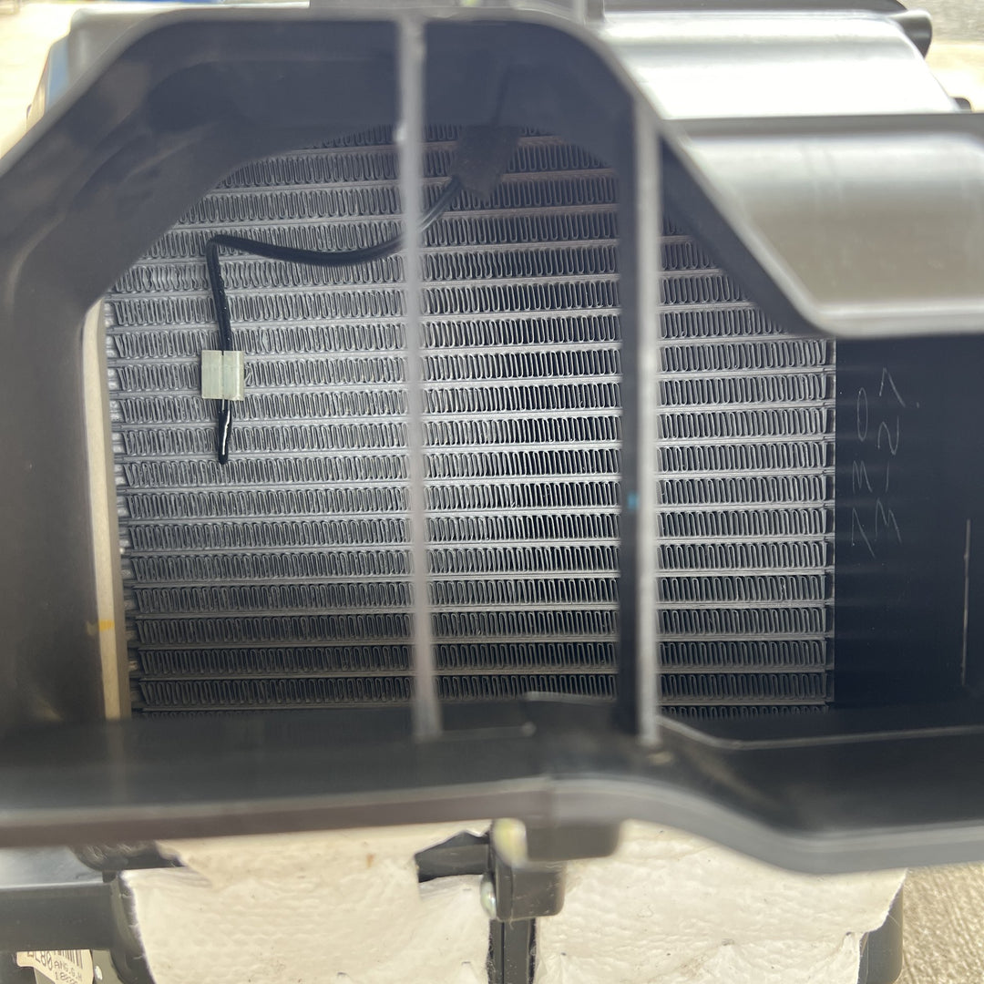 Nov 2007 to Mar 2021 - Hyundai iLoad/iMax TQ - Heater Core/Box - Front