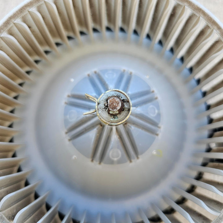 Jan 1998 to Oct 2007- Toyota Land Cruiser 100 Series- Heater Fan Motor- Rear