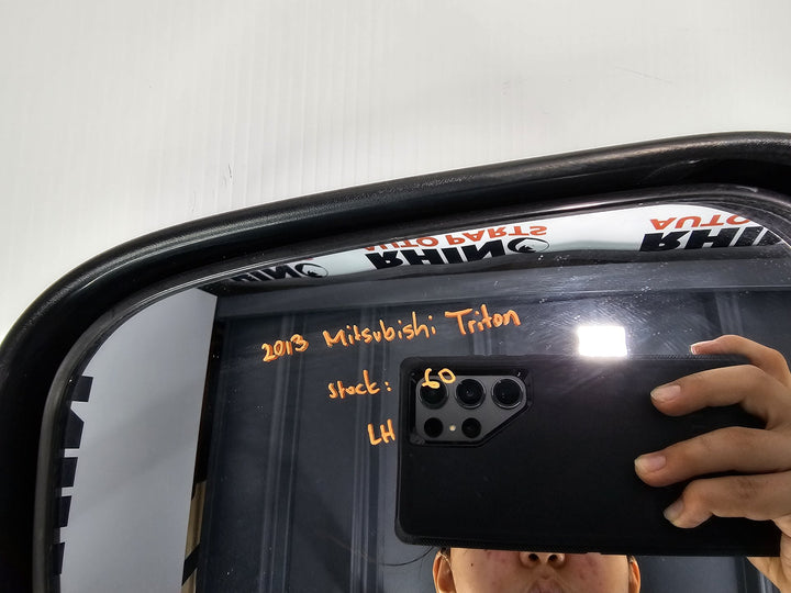2012 Mitsubishi Triton      - Left Door Mirror