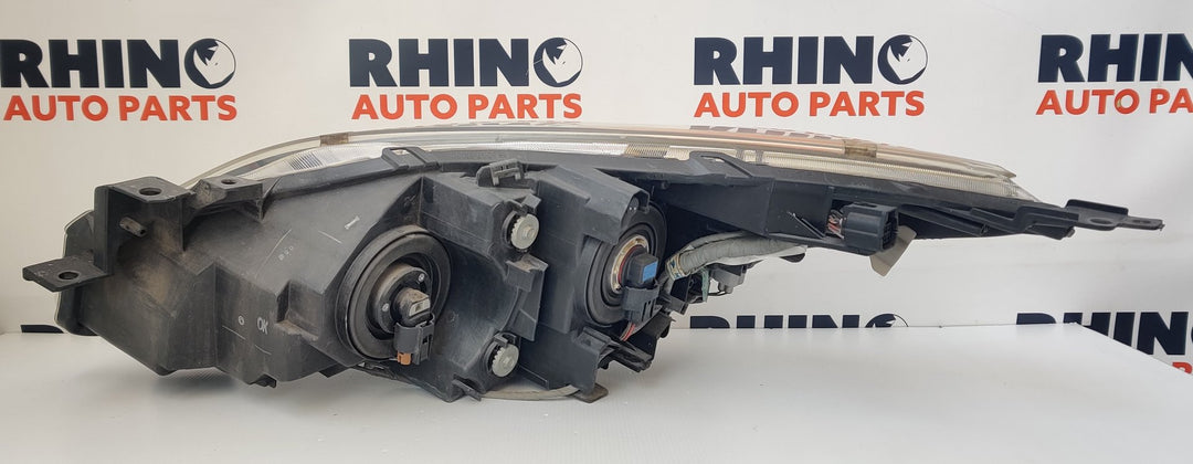 2011 Mazda Mazda3 Right Headlight