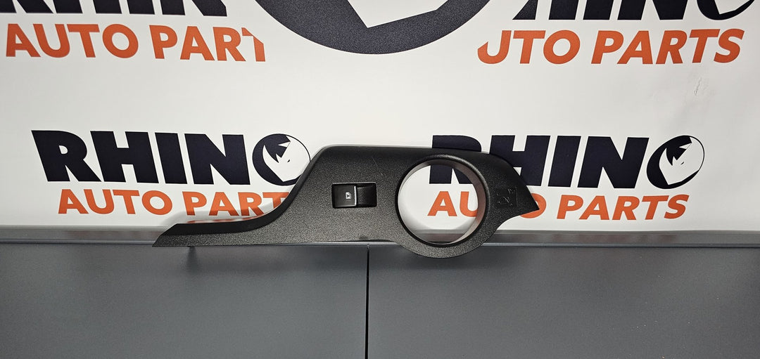 2017 Toyota C-HR X50 Koba 1.2 Petrol Automatic CVT - Power Window Switch