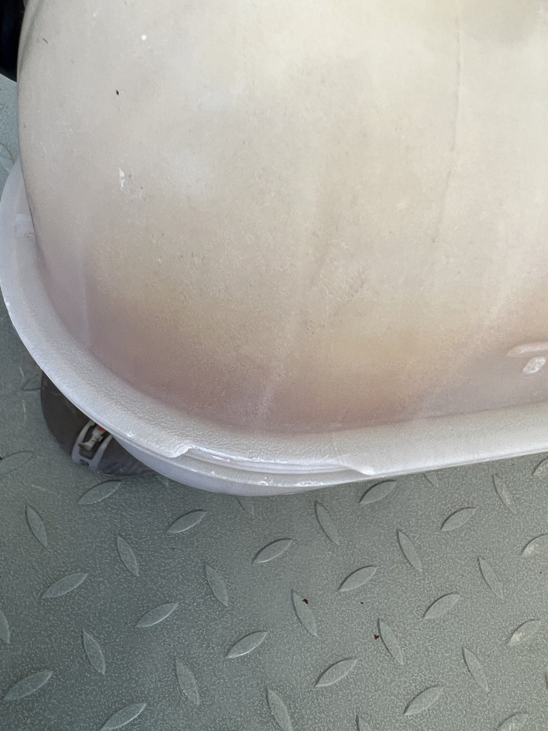 Jan 2005 to Apr 2019- Toyota Hiace TRH KDH- Overflow Bottle
