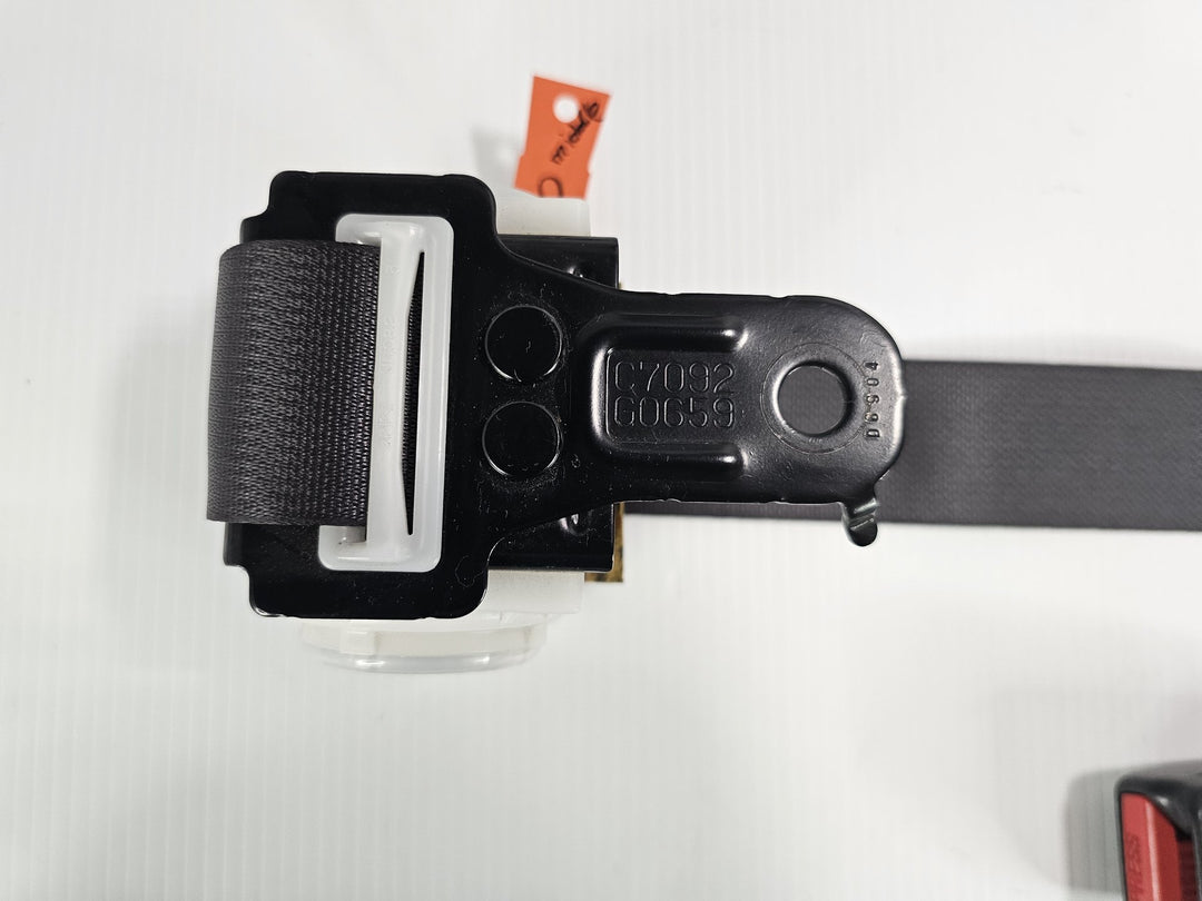 2006 Lexus IS300 GSE20R F Sport  Petrol Manual - Centre Seat Belt
