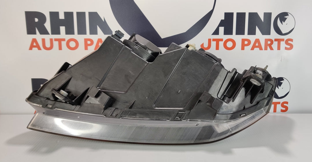 2006-2010 Holden Commodore VE Right Headlight TYC20B599