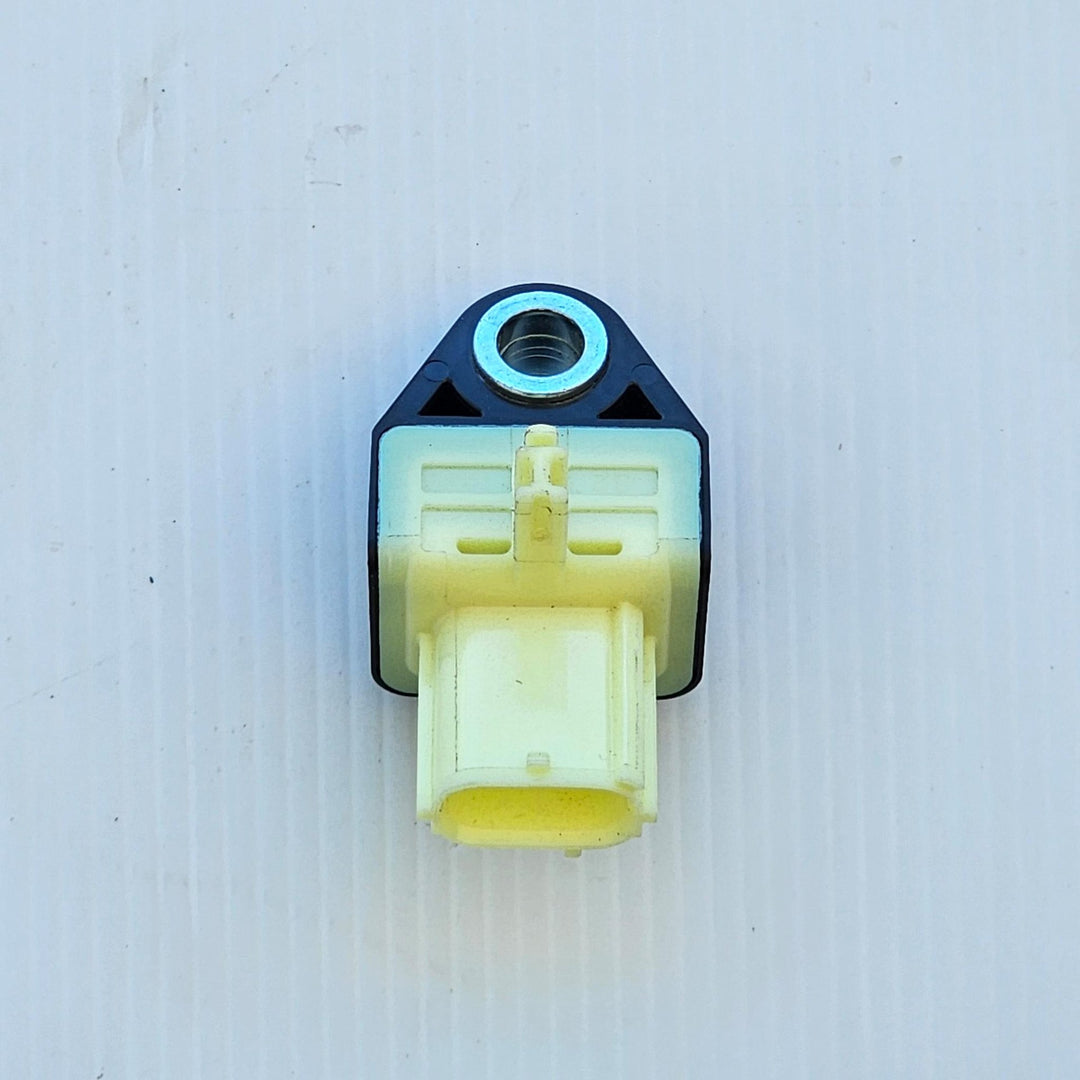 2021 Toyota Corolla MZEA12R - Airbag Sensor PN: 8983128040