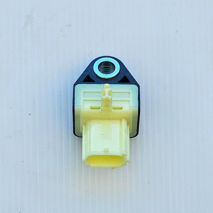 2021 Toyota Corolla MZEA12R - Airbag Sensor PN: 8983128040