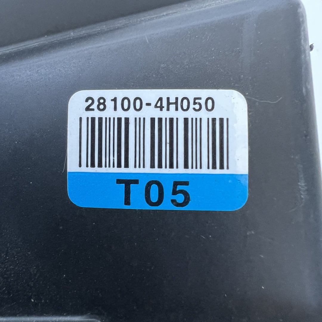 Nov 2007 to Mar 2021- Hyundai iLoad TQ Diesel Turbocharged 2.5L- Air Cleaner/Box- Air Cleaner