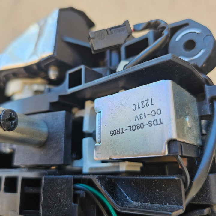 2017 Ford Mustang FM 1FA6P8CF3H5324410 - Automatic Shifter Assembly PN: TDS08CLTR05