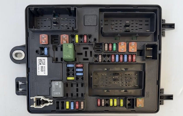 2014 Holden Commodore  SV6  Petrol Automatic - Interior Fuse Box