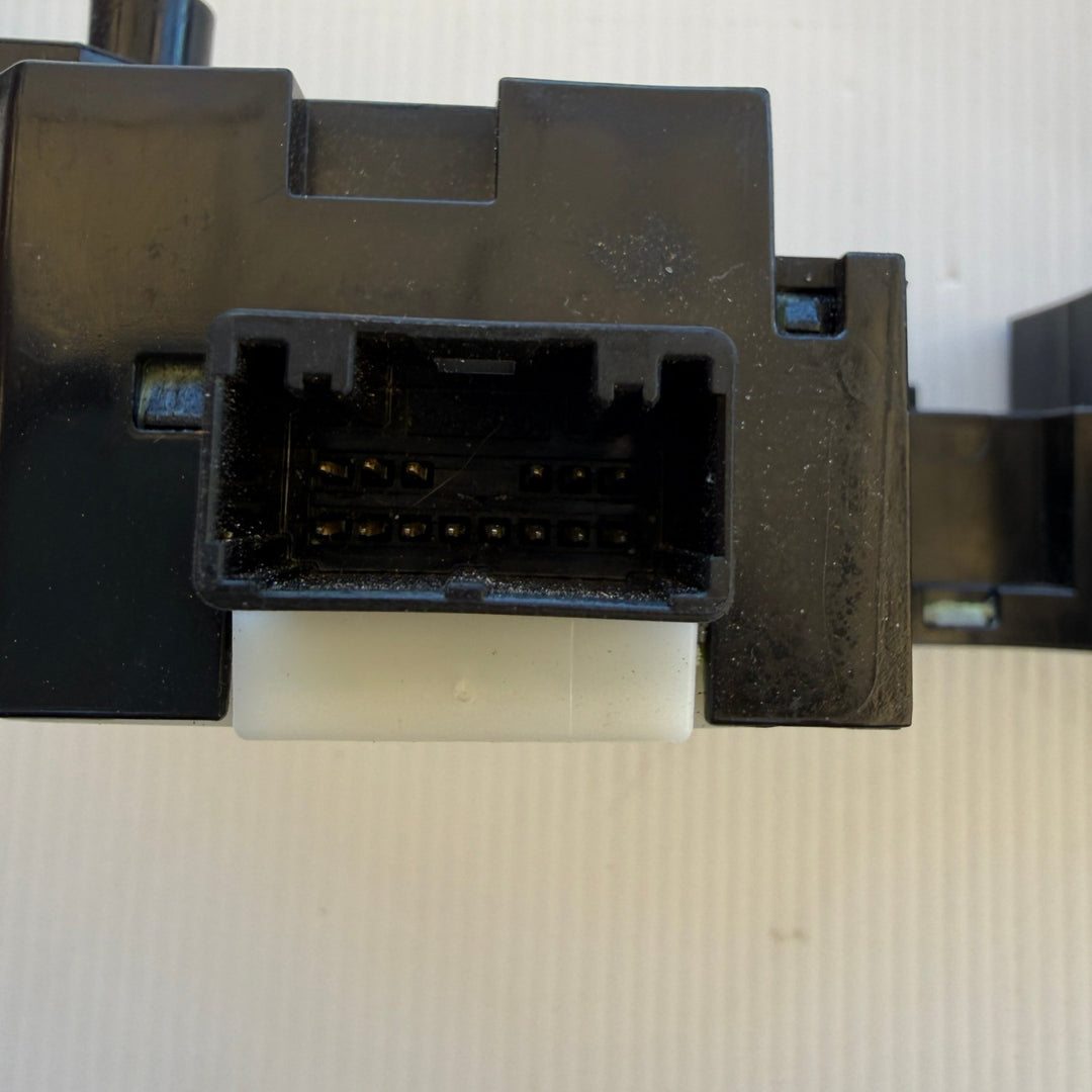 2020 Nissan Navara - Combination Switch