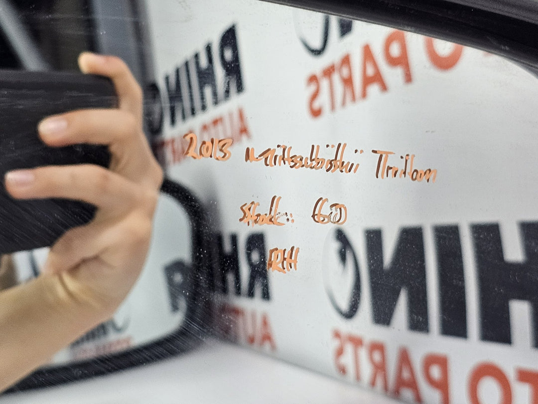 2012 Mitsubishi Triton      - Right Door Mirror
