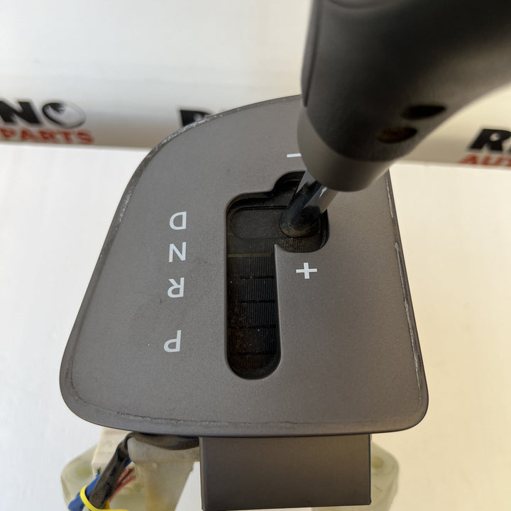 Nov 2007 to Mar 2021 - Hyundai iLoad TQ Diesel 2.5L Automatic - Gear Stick/Shifter - Non Overdrive Button