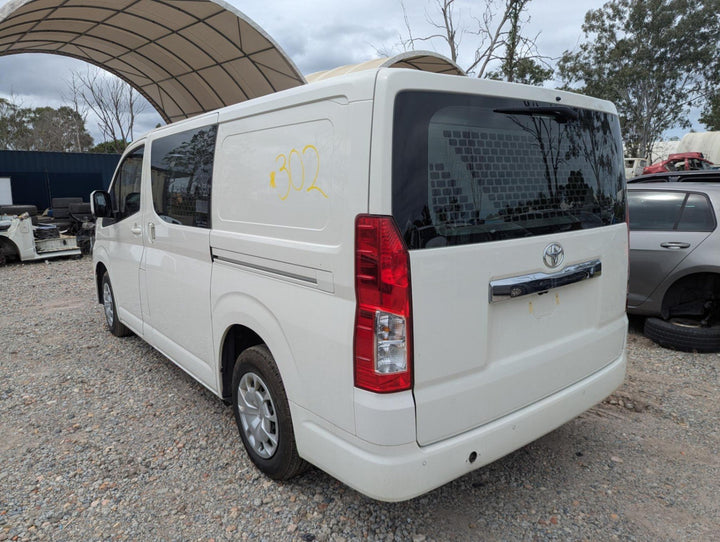 2022 Toyota Hiace H300 JTFRA3APX08042895 - Automatic Transmission