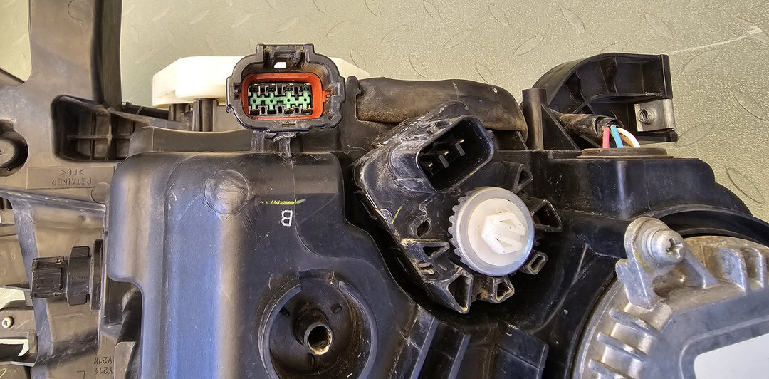 2018 Nissan Navara D23   Diesel Unknown - Left Headlight