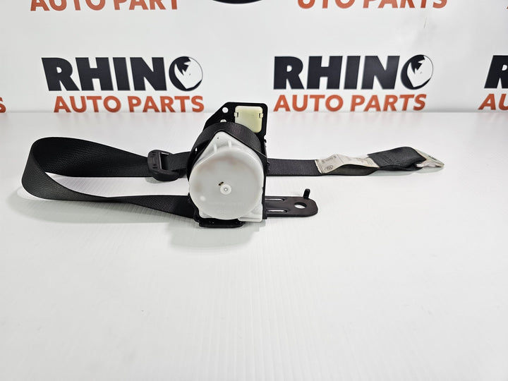 2013 Toyota Corolla ZRE1*     - Left Rear Seat Belt