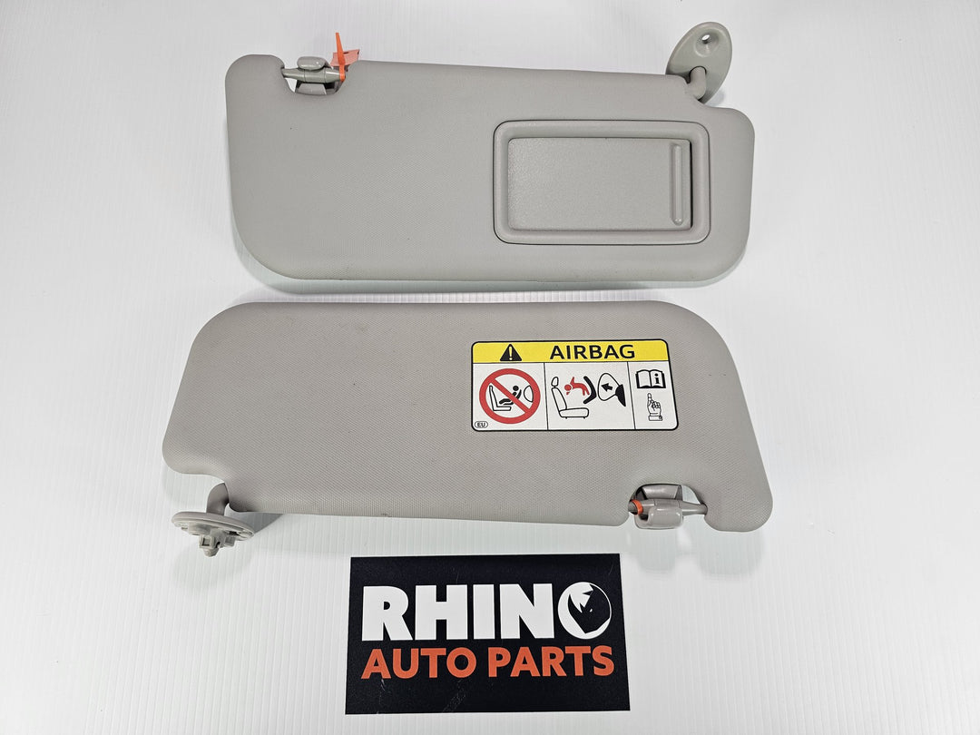 2013 Toyota Corolla ZRE1*     - Sun Visor