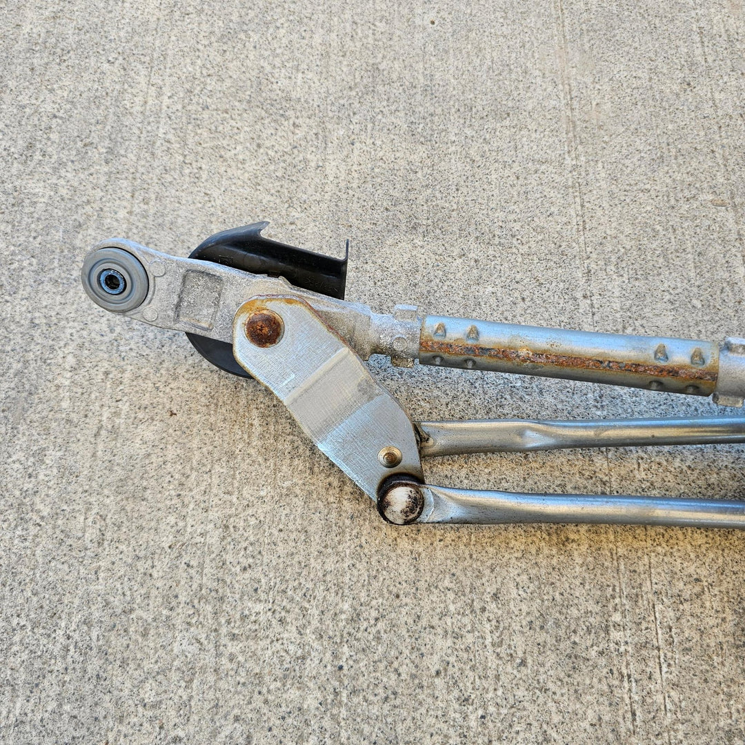 2021 Toyota Corolla MZEA12R - Wiper Motor PN: 8511012C70