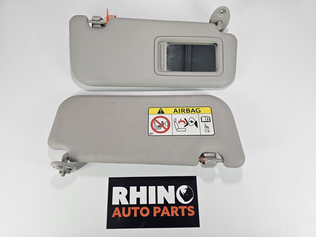 2013 Toyota Corolla ZRE1*     - Sun Visor