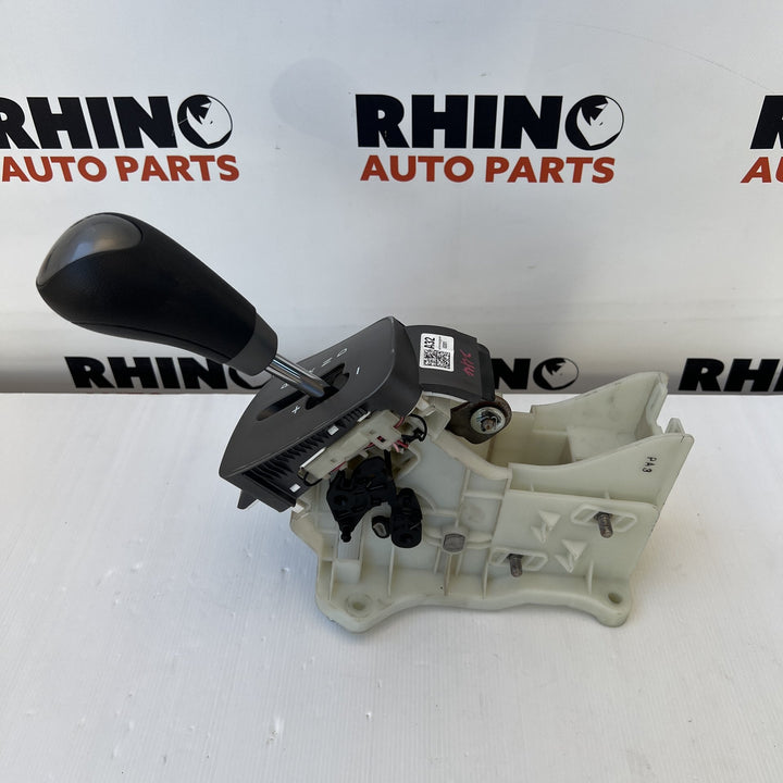 Nov 2007 to Mar 2021 - Hyundai iLoad TQ Diesel 2.5L Automatic - Gear Stick/Shifter - Non Overdrive Button