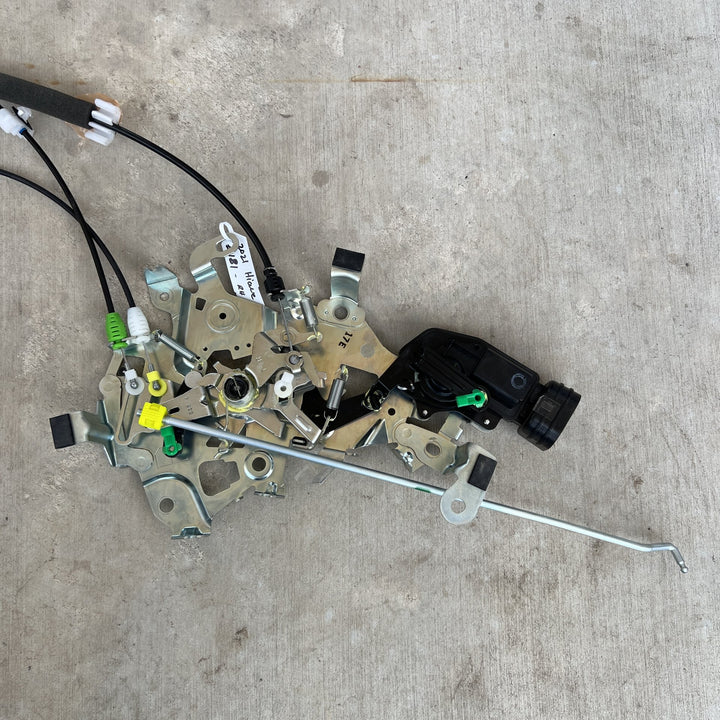 2019 Toyota Hiace LWB Right Sliding Door Lock Actuator