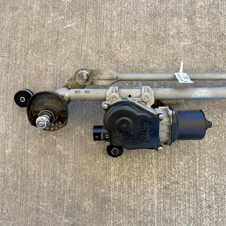 2017 Nissan Navara  ST 2.3 Diesel Automatic - Wiper Motor 7511C058A