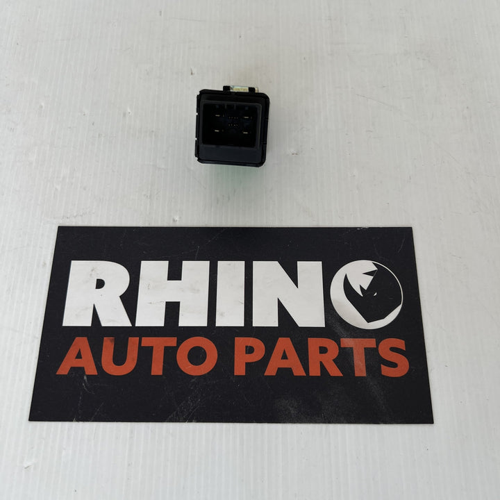 2018-2021 Hyundai iLoad Stop Signal Module Relay 952404H000