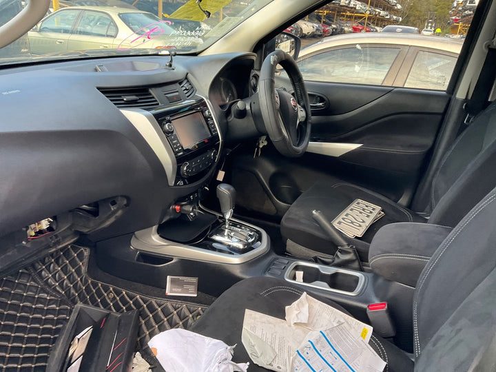 2015-2018 Nissan Navara D23 Interior Fuse Box 252307990A