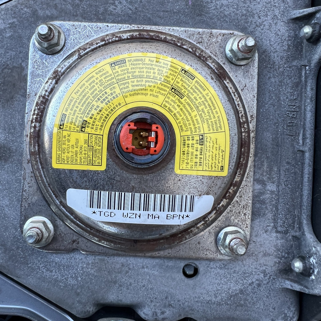 Jan 2005 to Feb 2014- Toyota Hiace TRH KDH- Right Airbag- Steering Wheel
