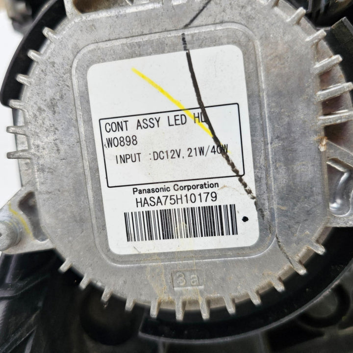 2017 Nissan Navara - Right Headlight PN: HASA75H10179