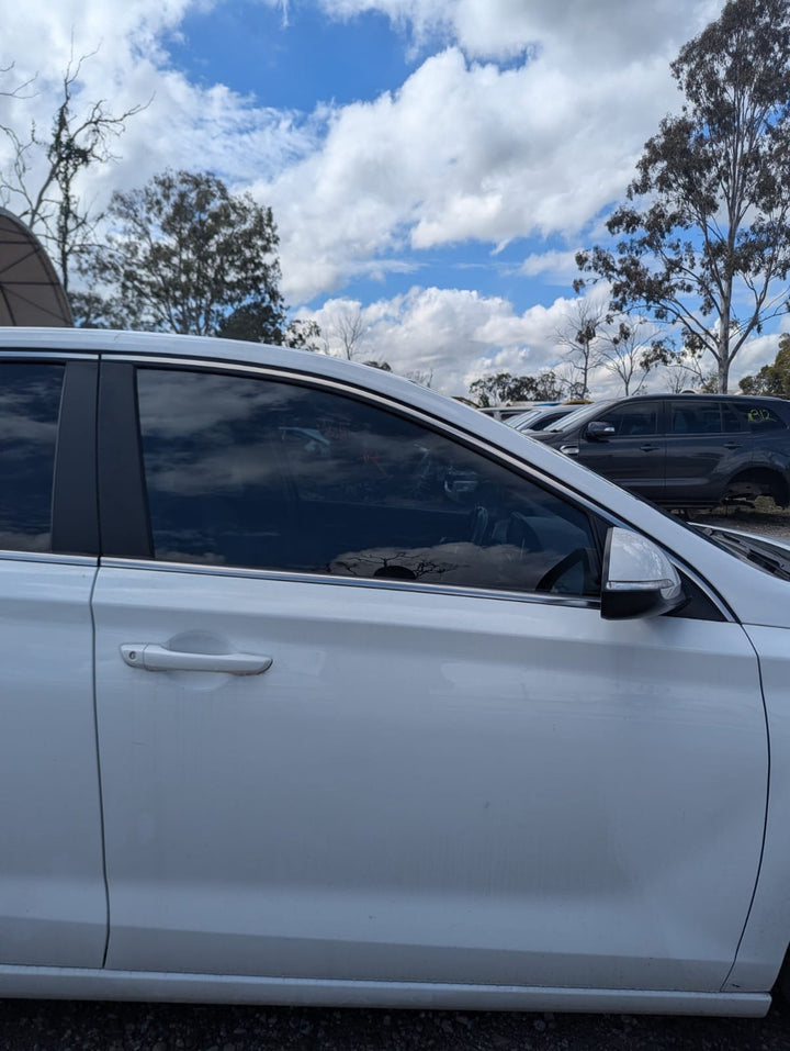 2017-2026 Hyundai i30 Console Lid