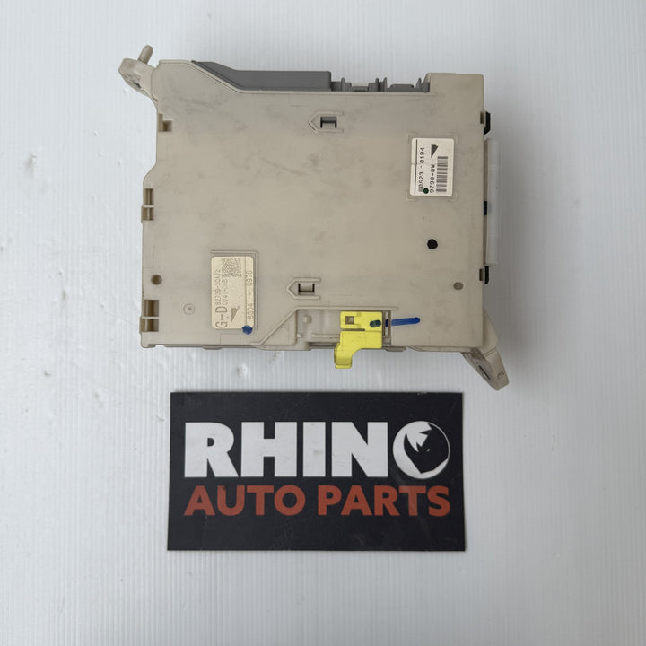 2005-2011 Lexus GS300 Interior Fuse Box 8273030A72