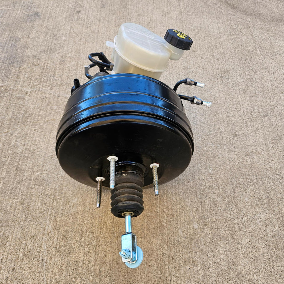 2017 Ford Mustang FM 1FA6P8CF3H5324410 - Brake Booster PN: GR3C2B195SC