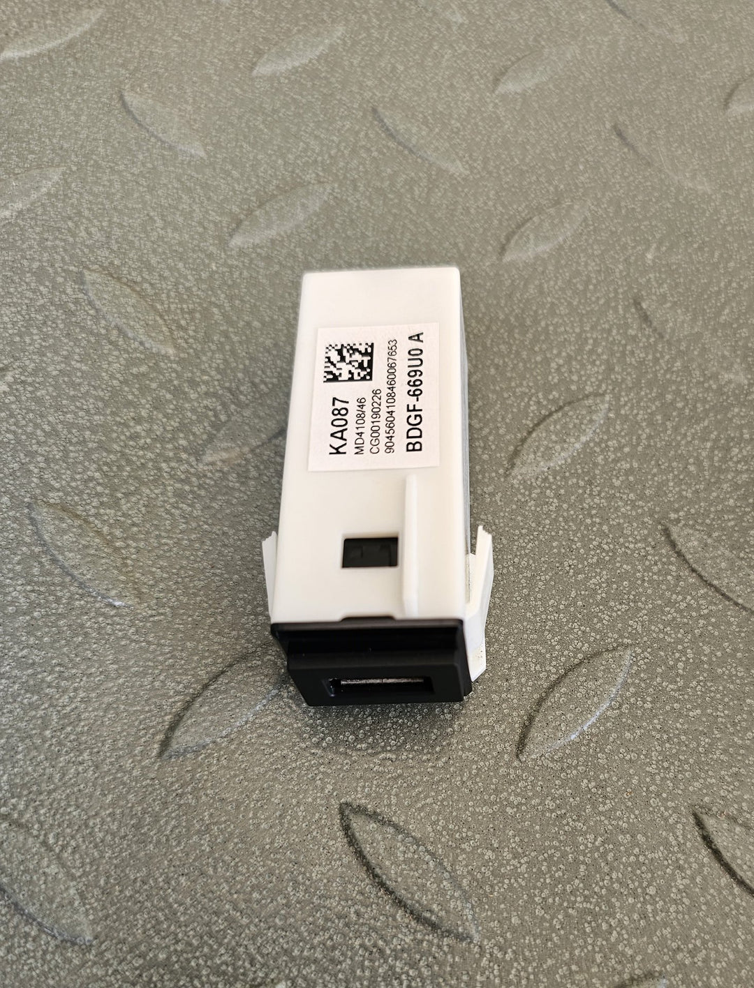 2019 Mazda Mazda3 BP JM0BP2HLA01103327 - USB Charger Port PN: BDGF669U0A