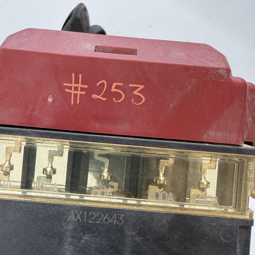 2020 Nissan Navara - Battery Terminal