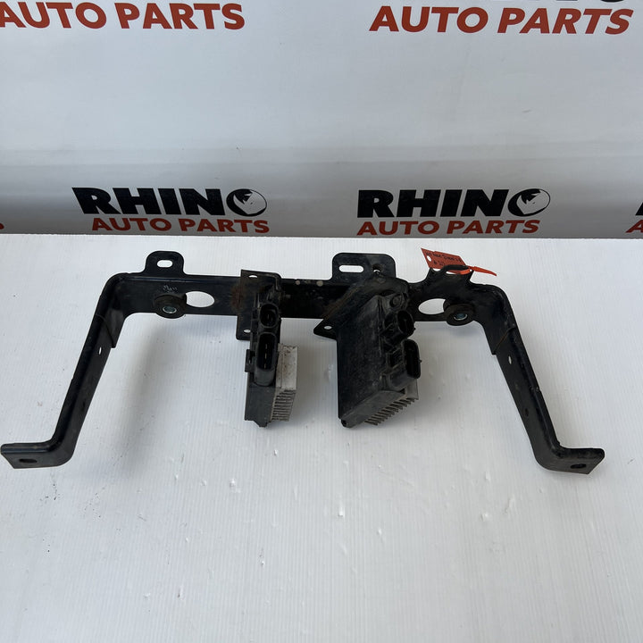 Jan 2005 to Apr 2019- Toyota Hiace TRH KDH- Cooling Fan Control Module
