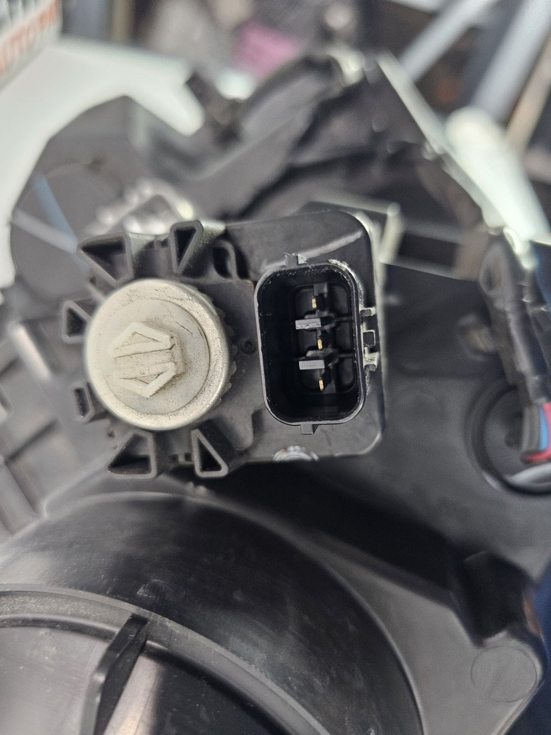 2018 Mitsubishi Triton  GLS  Diesel Automatic - Left Headlight