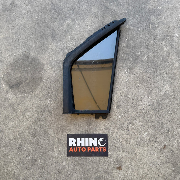 2021 Toyota Hiace - Right Front Quarter Door Glass