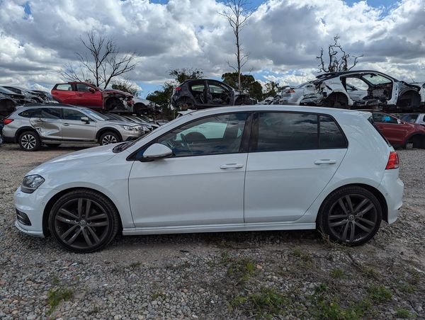 2016, Volkswagen, Golf, 110TSI Highline