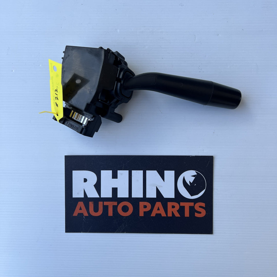 Mar 2005 to Apr 2019- Toyota Hiace TRH KDH- Wiper Switch