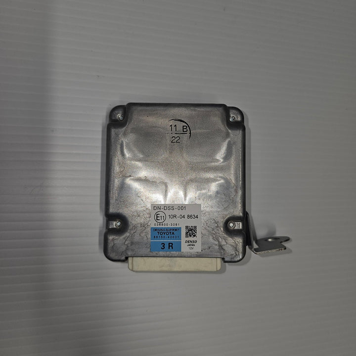2012-2018 Toyota RAV4 GXL Driving Support Switch Control Module 8815042031