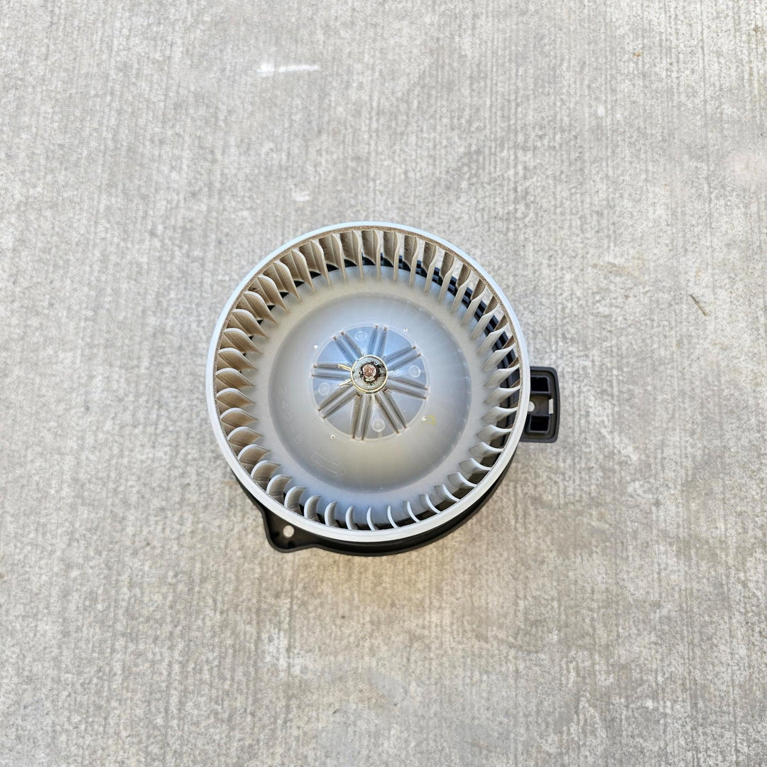Jan 1998 to Oct 2007- Toyota Land Cruiser 100 Series- Heater Fan Motor- Rear