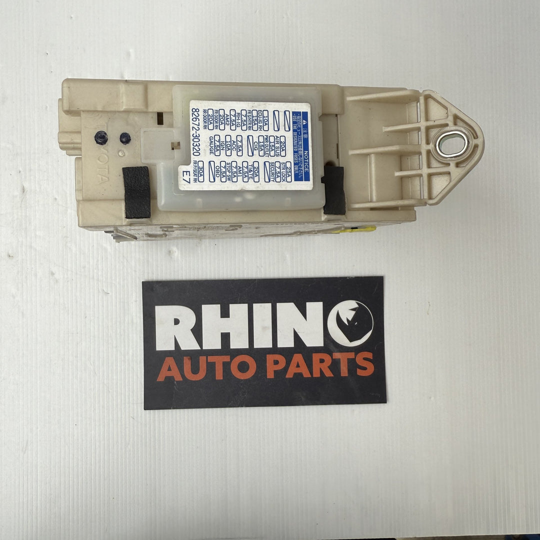 2005-2011 Lexus GS300 Interior Fuse Box 8273030A72