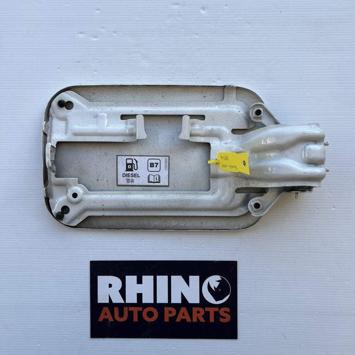 Mar 2018 to Mar 2021- Hyundai iLoad TQ- Fuel Filler Door- Fuel Door (Rectangular Shape Type)