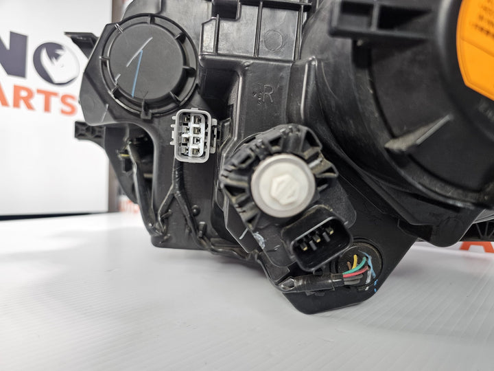 2018 Mitsubishi Triton GLS Diesel Automatic - Right Headlight