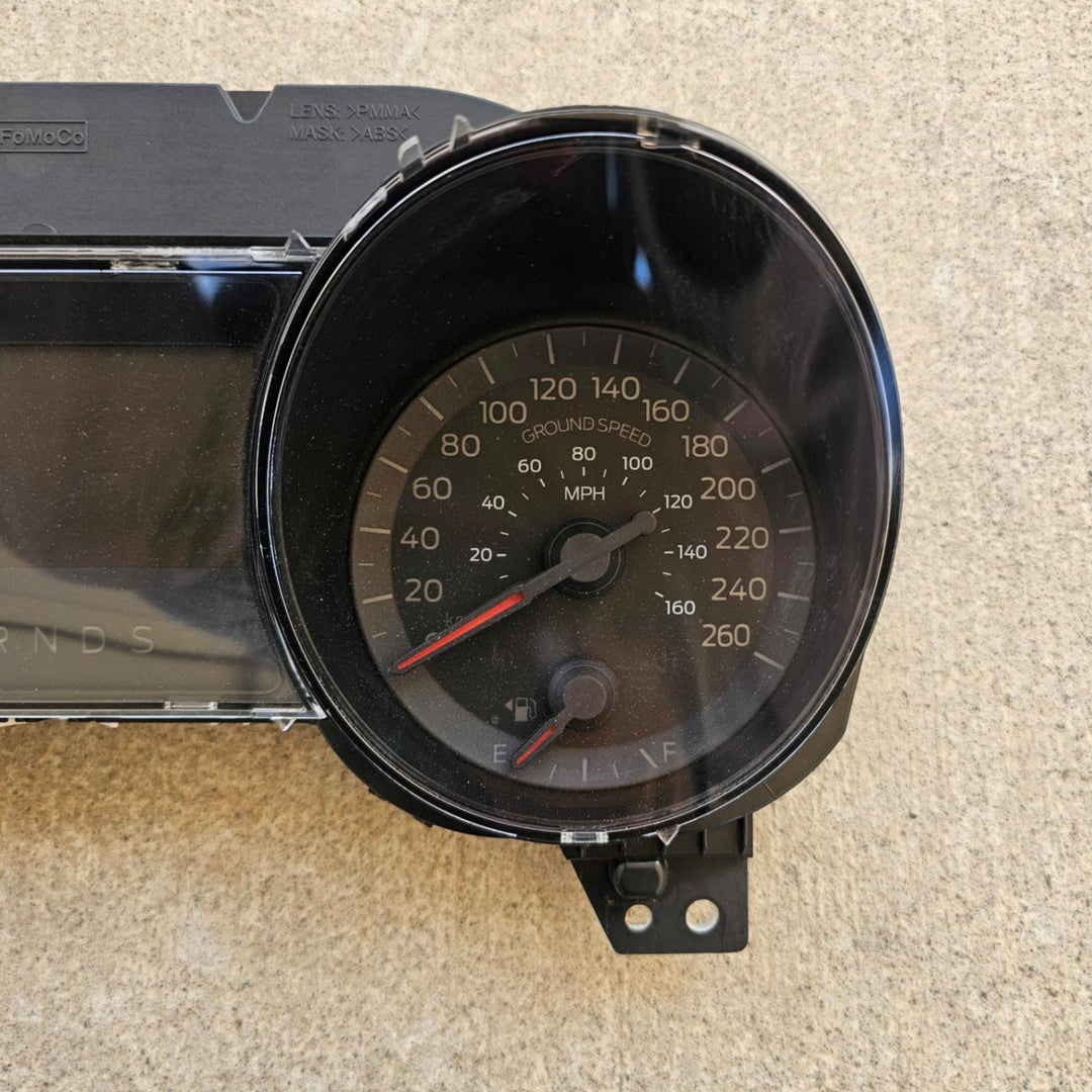 2017 Ford Mustang FM 1FA6P8CF3H5324410 - Instrument Cluster PN: GR3T10849RH