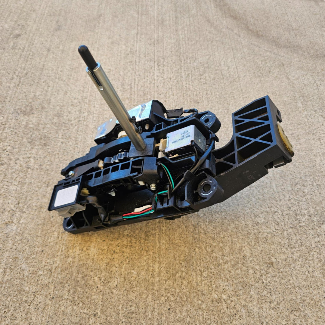 2017 Ford Mustang FM 1FA6P8CF3H5324410 - Automatic Shifter Assembly PN: TDS08CLTR05