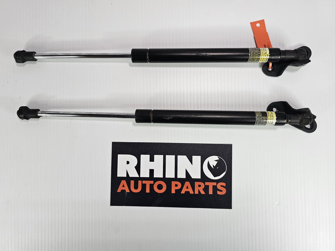 2013 Toyota Corolla ZRE1*     - Strut Set