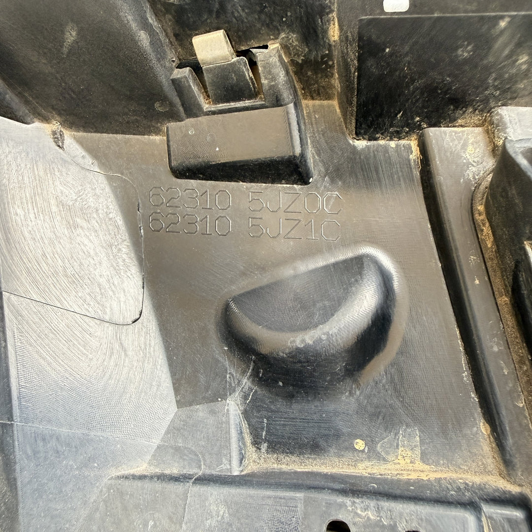2015-2020 Nissan Navara D23 Radiator Grille 623104JA1B
