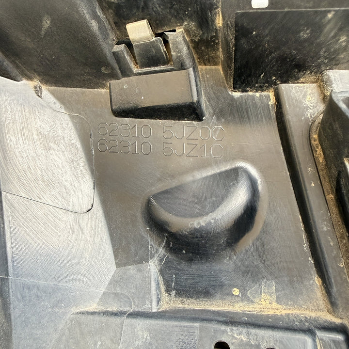 2015-2020 Nissan Navara D23 Radiator Grille 623104JA1B