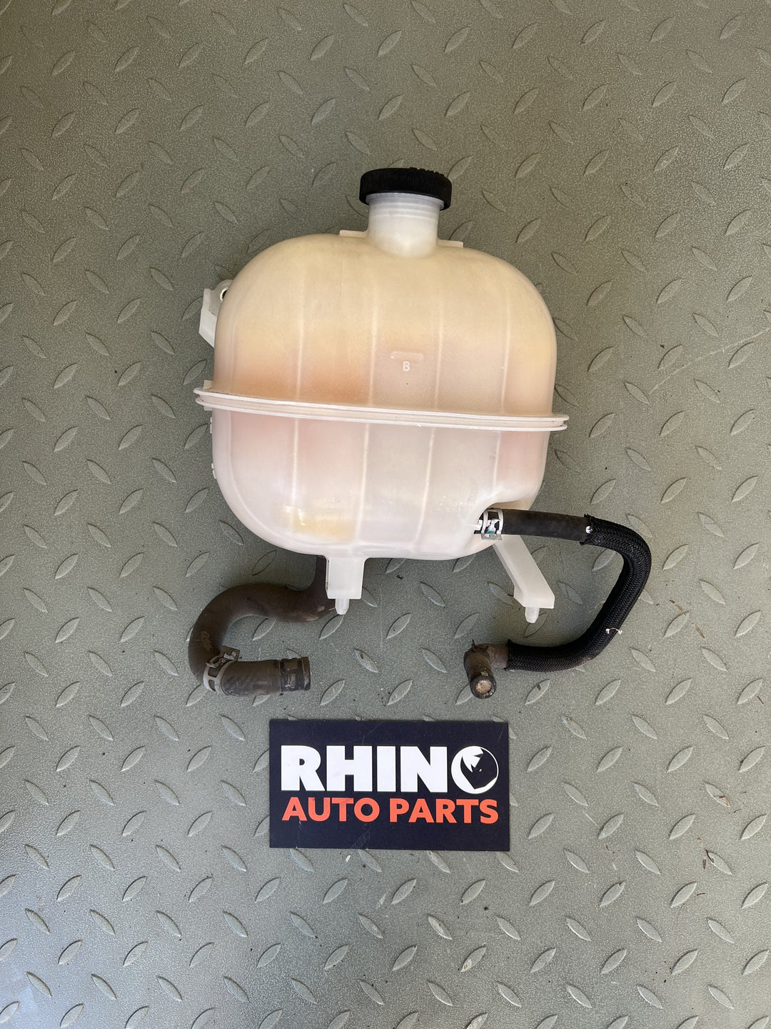 Jan 2005 to Apr 2019- Toyota Hiace TRH KDH- Overflow Bottle